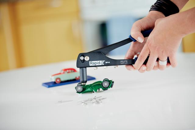 Rapid RP10 håndnittetang + 100 nitter