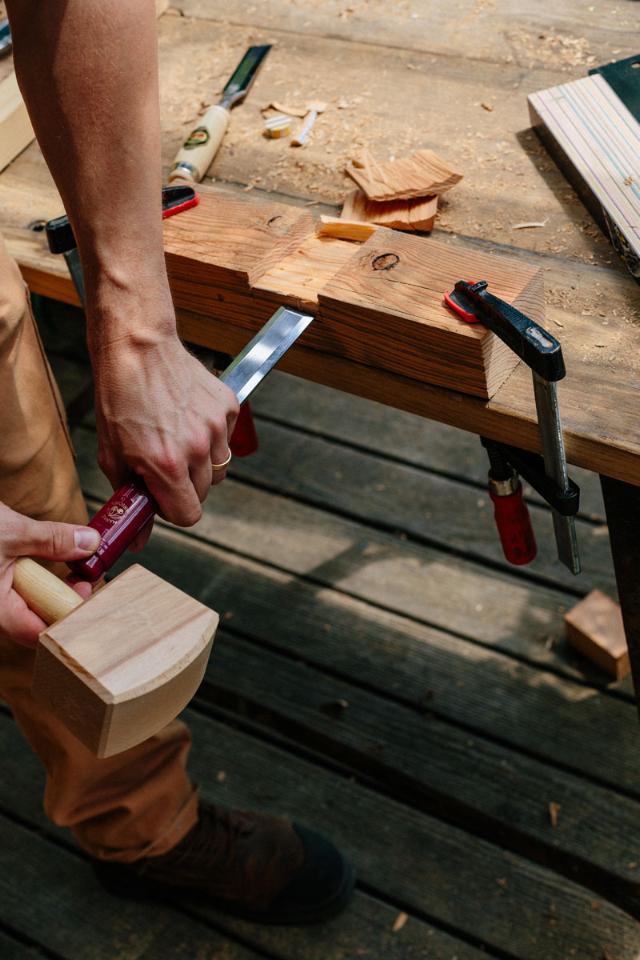 Stemmejern med rødt plasthæfte